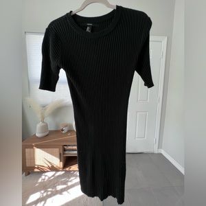 Forever 21 thigh high length dress in black size S